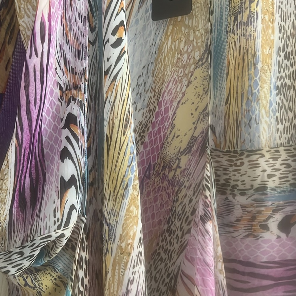 Colorful Patterned Kimono - Picture 2 of 4
